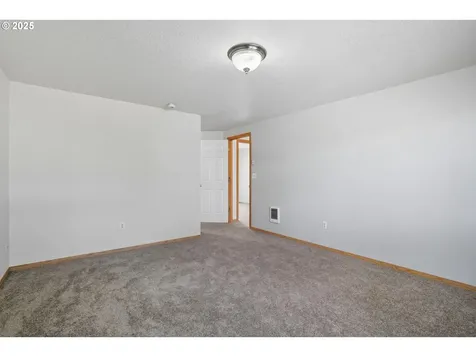 9718 NE 45th Place Vancouver WA 98665