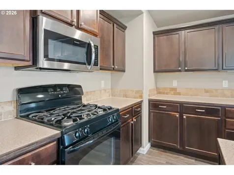 4946 Holly Street Springfield OR 97478