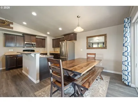 4946 Holly Street Springfield OR 97478