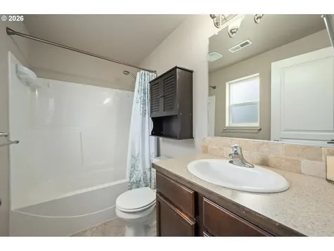 4946 Holly Street Springfield OR 97478