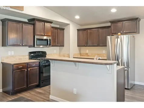 4946 Holly Street Springfield OR 97478