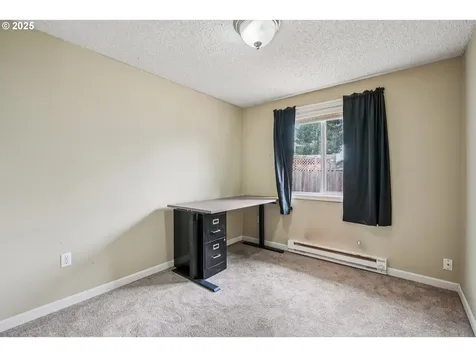 4047 N Attu Street Portland OR 97203