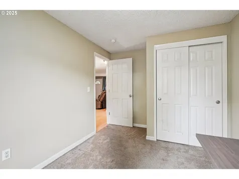 4047 N Attu Street Portland OR 97203