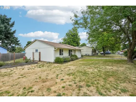 4047 N Attu Street Portland OR 97203