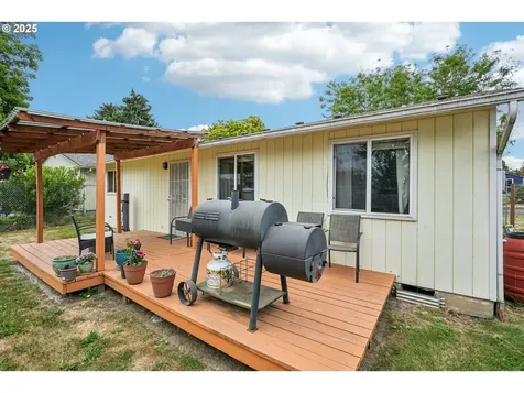 4047 N Attu Street Portland OR 97203