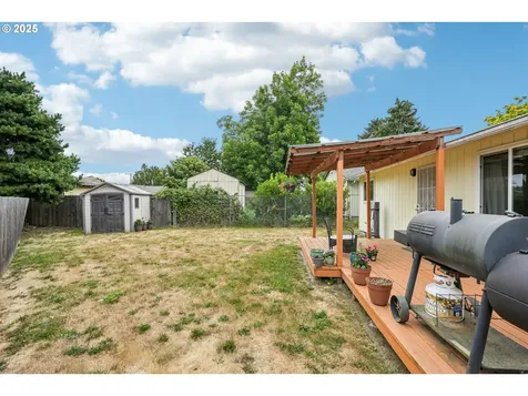 4047 N Attu Street Portland OR 97203