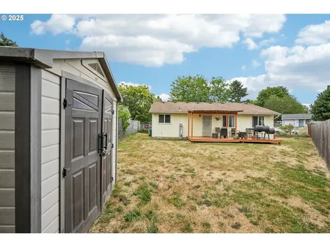 4047 N Attu Street Portland OR 97203