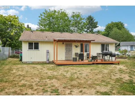4047 N Attu Street Portland OR 97203
