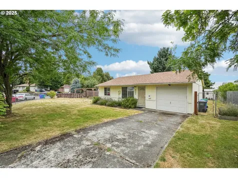 4047 N Attu Street Portland OR 97203