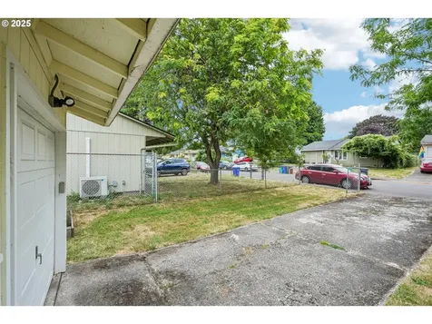 4047 N Attu Street Portland OR 97203