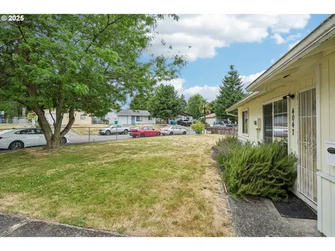 4047 N Attu Street Portland OR 97203