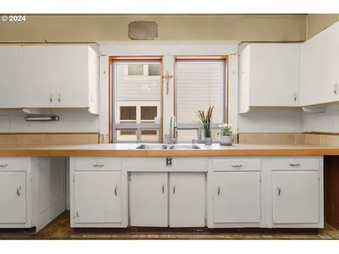 546 NE Stanton Street Portland OR 97212
