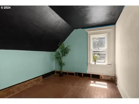 546 NE Stanton Street Portland OR 97212