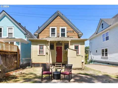 546 NE Stanton Street Portland OR 97212