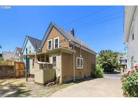 546 NE Stanton Street Portland OR 97212