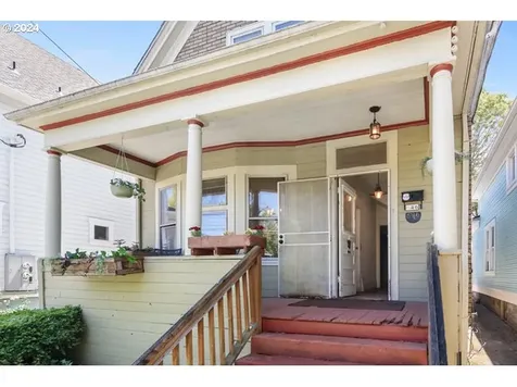 546 NE Stanton Street Portland OR 97212