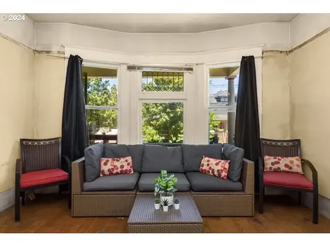 546 NE Stanton Street Portland OR 97212