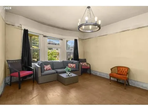546 NE Stanton Street Portland OR 97212