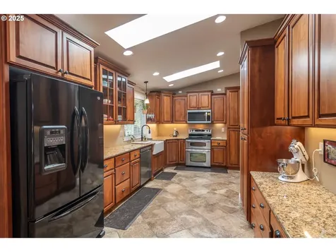 159 Live Oak Court Roseburg OR 97470