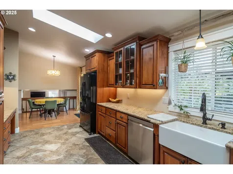 159 Live Oak Court Roseburg OR 97470