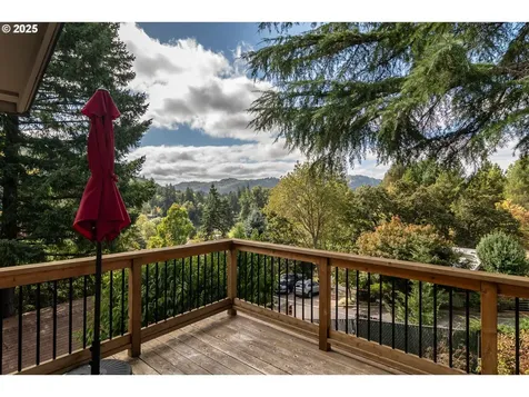 159 Live Oak Court Roseburg OR 97470