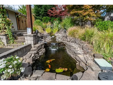 159 Live Oak Court Roseburg OR 97470