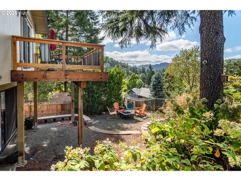 159 Live Oak Court Roseburg OR 97470