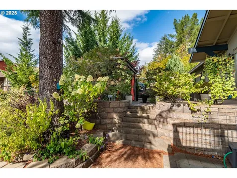 159 Live Oak Court Roseburg OR 97470