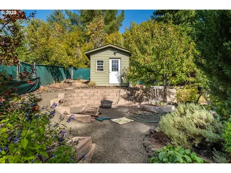 159 Live Oak Court Roseburg OR 97470