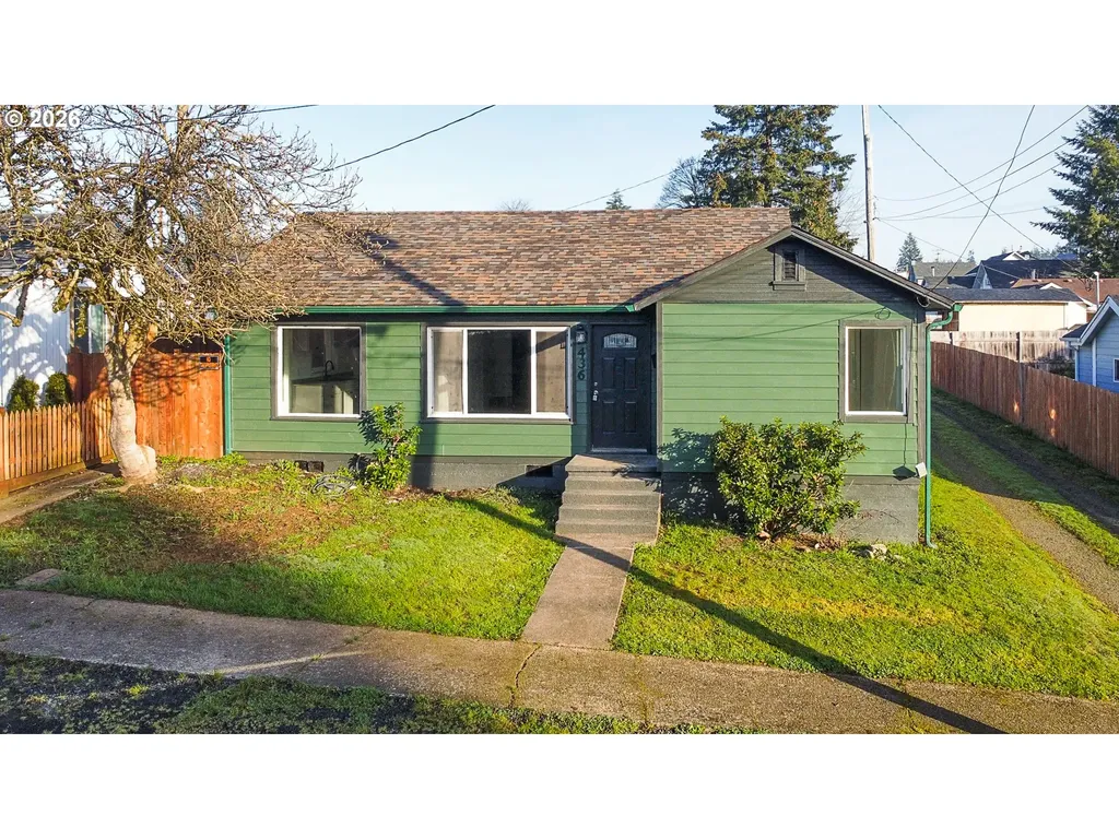 436 E 7th Street Coquille OR 97423