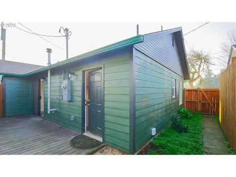 436 E 7th Street Coquille OR 97423