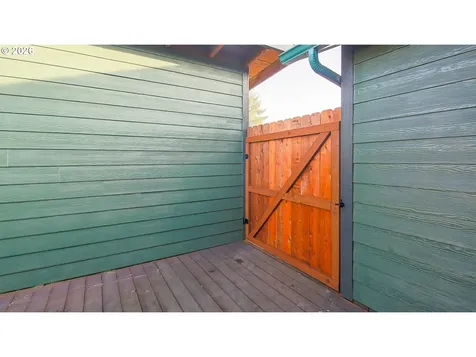 436 E 7th Street Coquille OR 97423