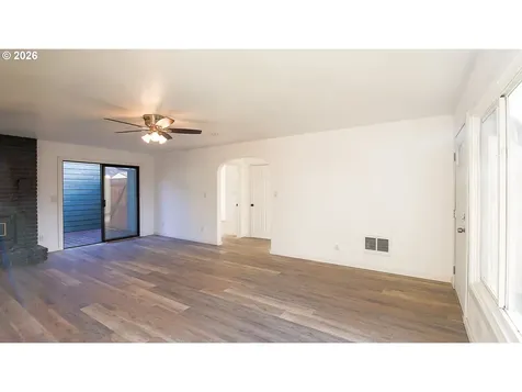 436 E 7th Street Coquille OR 97423