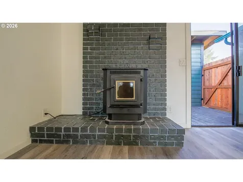 436 E 7th Street Coquille OR 97423
