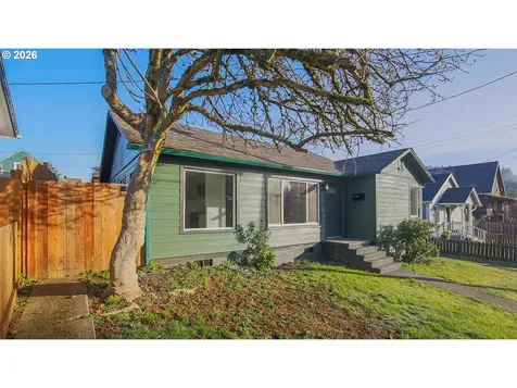 436 E 7th Street Coquille OR 97423