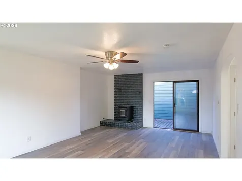 436 E 7th Street Coquille OR 97423