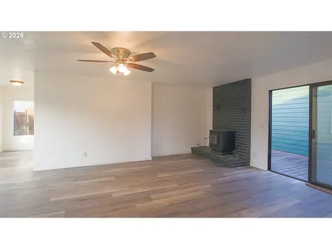 436 E 7th Street Coquille OR 97423