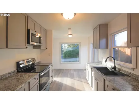 436 E 7th Street Coquille OR 97423