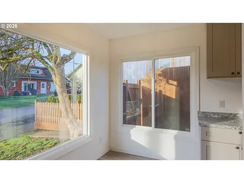 436 E 7th Street Coquille OR 97423