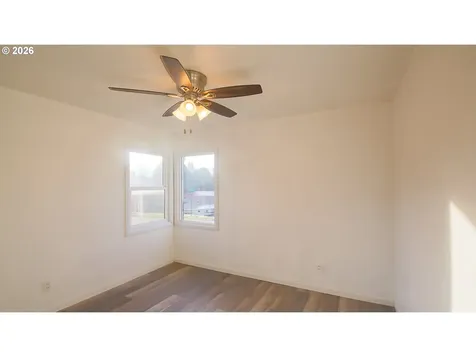 436 E 7th Street Coquille OR 97423