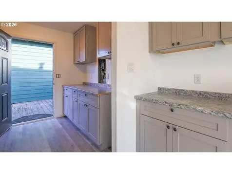 436 E 7th Street Coquille OR 97423