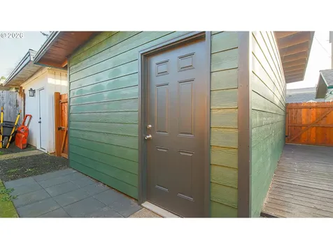 436 E 7th Street Coquille OR 97423