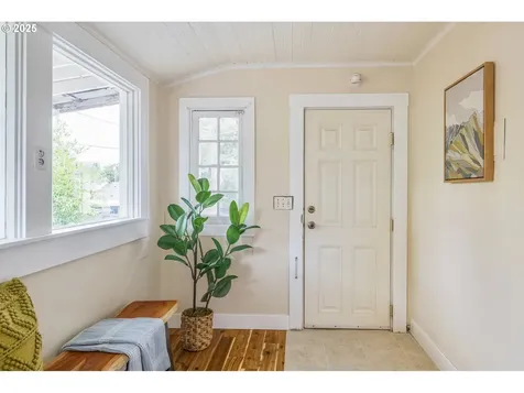 10227 N Macrum Avenue Portland OR 97203