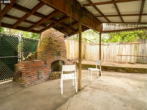 10227 N Macrum Avenue Portland OR 97203