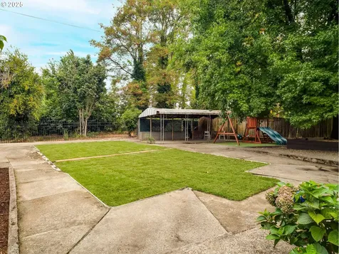 10227 N Macrum Avenue Portland OR 97203