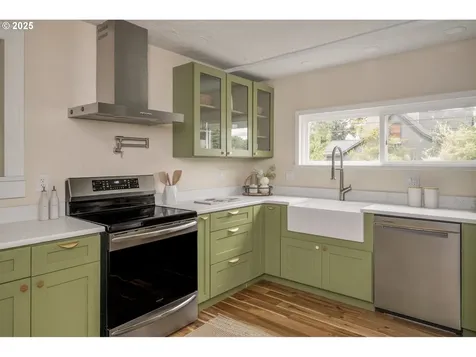 10227 N Macrum Avenue Portland OR 97203