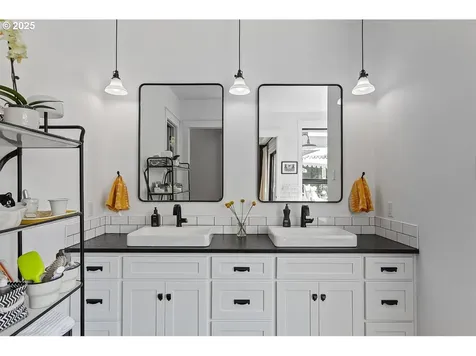 18505 NE 78th Way Vancouver WA 98682