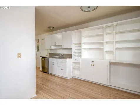 3660 NE Lombard Street Portland OR 97211