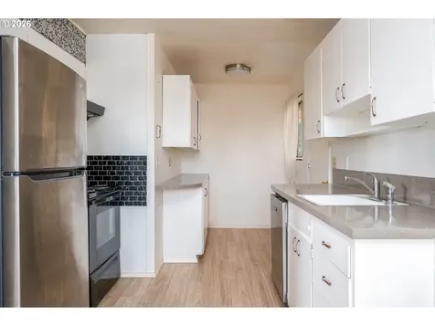 3660 NE Lombard Street Portland OR 97211