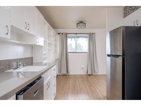 3660 NE Lombard Street Portland OR 97211